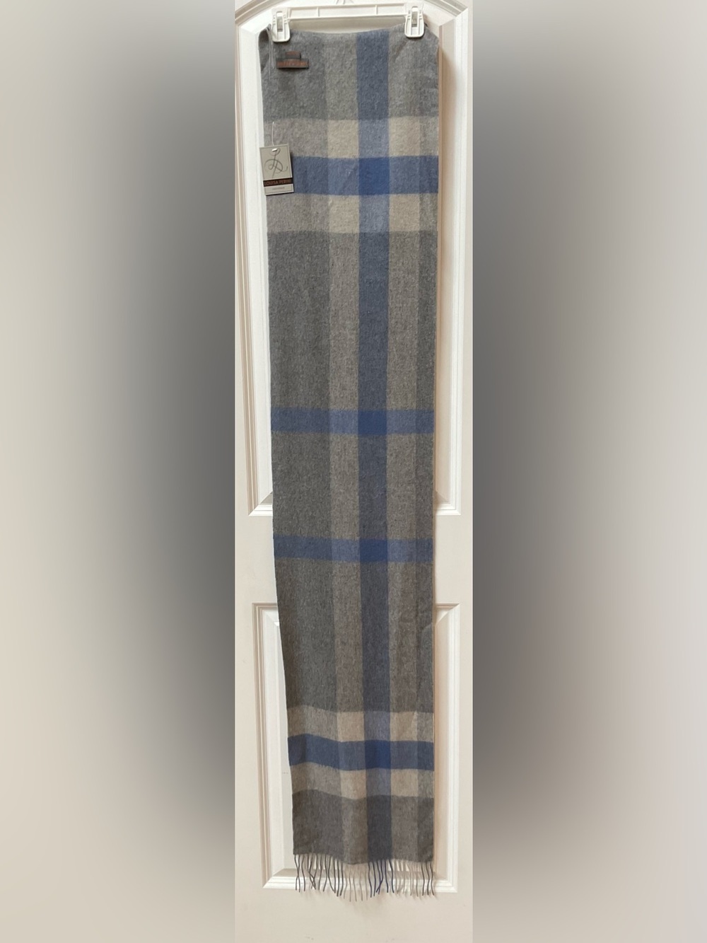 NWT Lisa Perini Cashmere Scarf